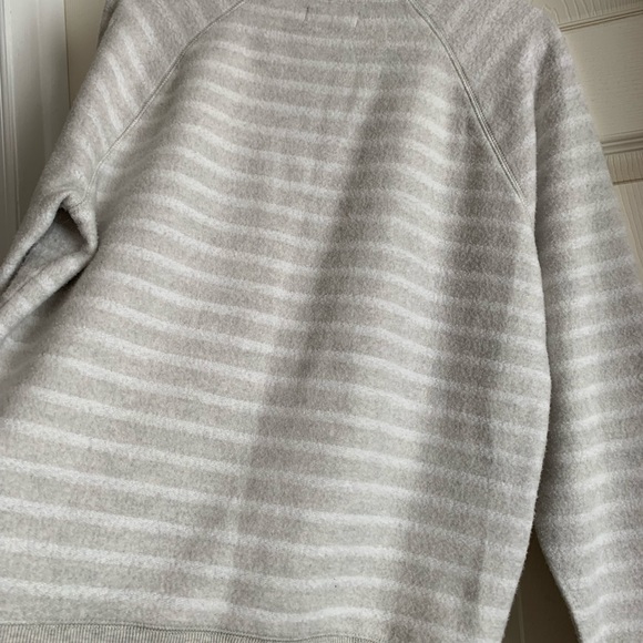 Lucky Brand White Gray Stripes Top Size Large - Picture 12 of 16